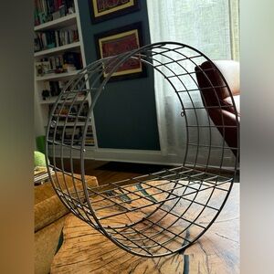 Round Metal Wire Wall Shelf